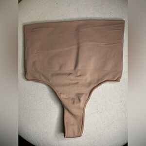 Skims NWOT Core Control Thong Brown Shapewear Panties S/M